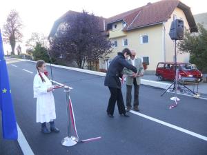 Otvoritev ceste, pločnika in javne razsvetljave 9